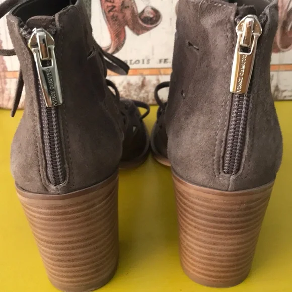 EXCELLENT COND VINCE CAMUTO TRESSA PEEP TOE SZ 8 - Picture 4 of 8